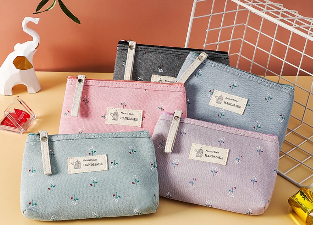 Cosmetic Bag Image 3