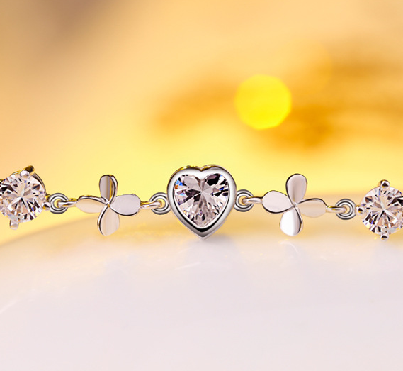 Silver Heart Clover Bracelet Image 3