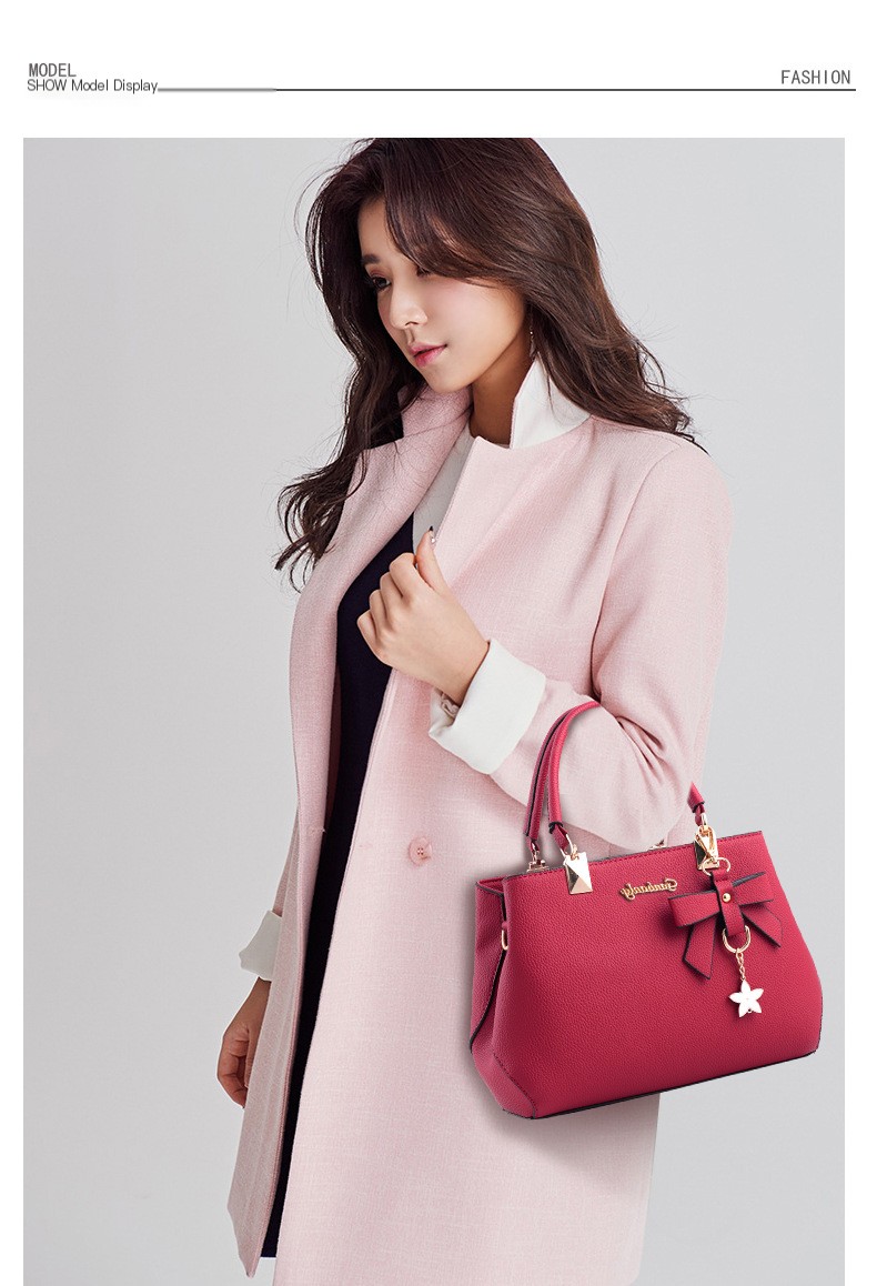 Shell-shaped Bag 3