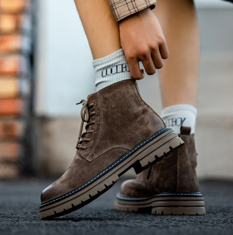 El Capo Leather Boots - Lifestyle Image