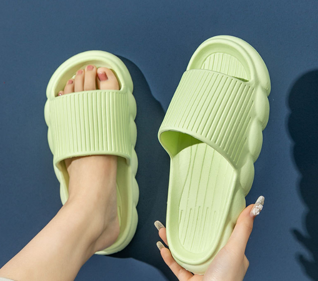 Wave Bottom Slippers Green