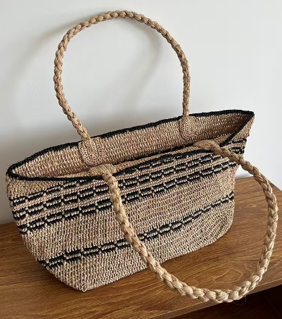 Women's Raffia Shoulder Bag Image 1