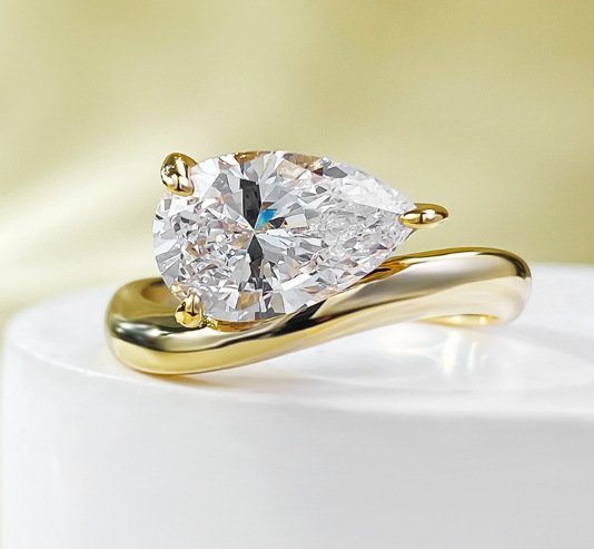 Vinregem Pear Cut Lab Created Sapphire Gemstone Ring