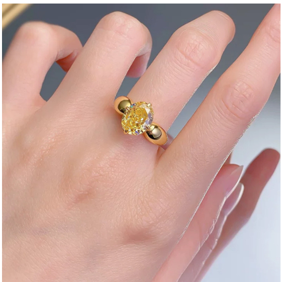 Yellow Diamond Ring Image 4