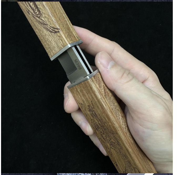 Double-bladed fruit knife