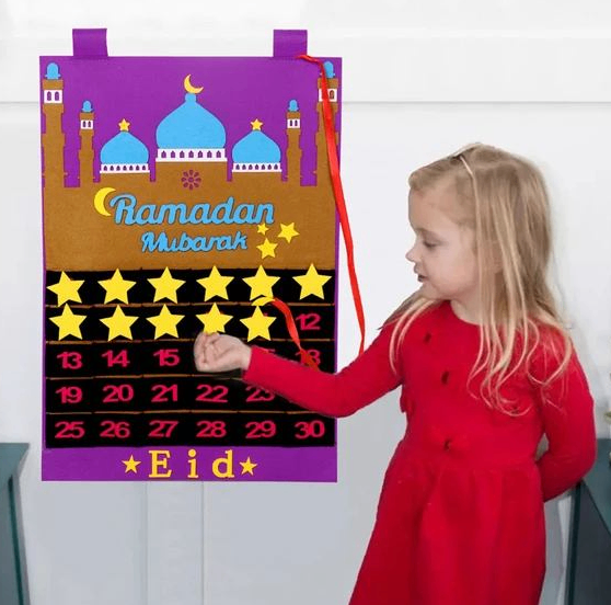 Felt calendar ornament image