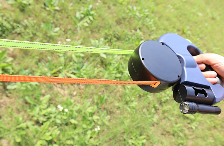 Retractable Dog Leash Image 9