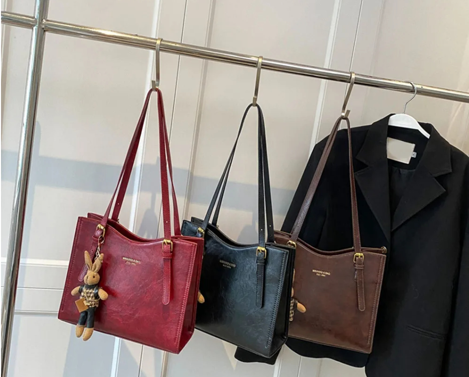 CharmBun Bag Lifestyle