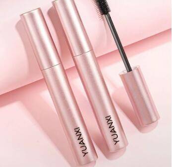 Lengthening Holding Mascara image