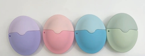 Removable silicone sunscreen applicator lotion applicator