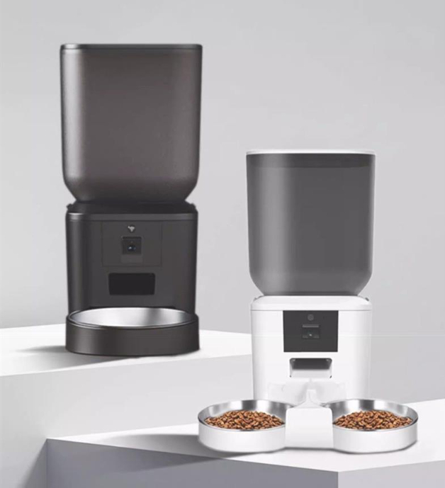 Pet automatic feeding machine