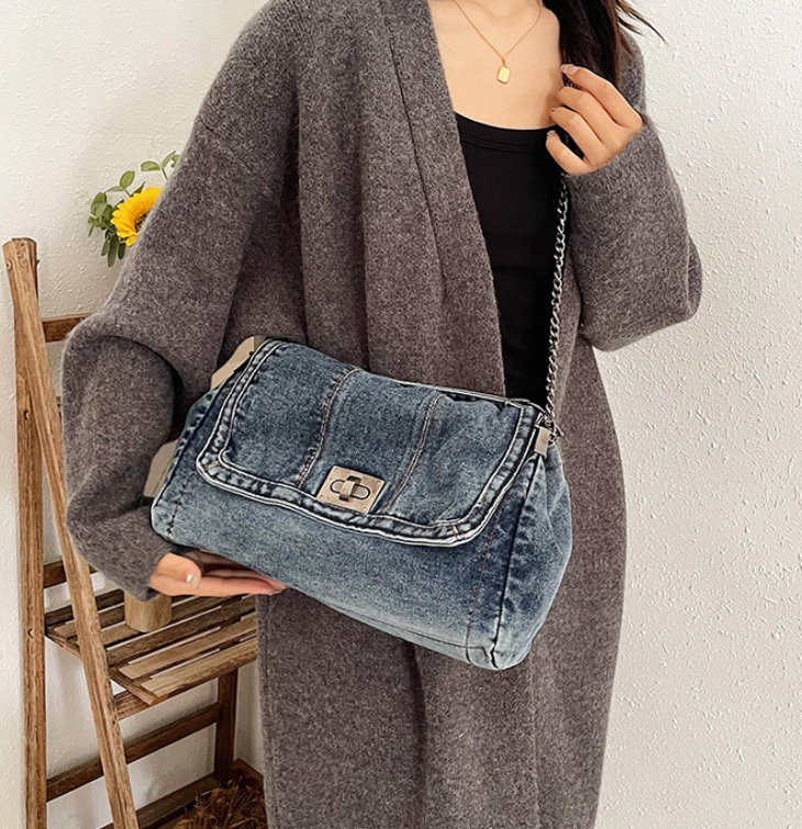 Fashionable And Versatile Shoulder Bag