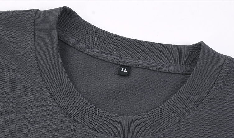 Solid-color short-sleeved shirt