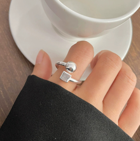 Simple and premium pure silver ring