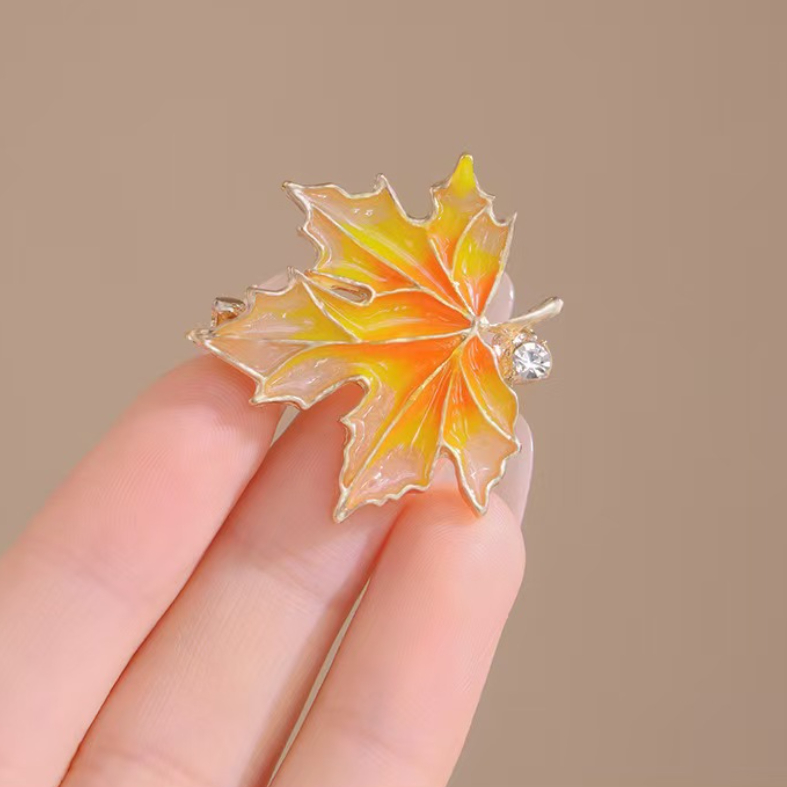 Vintage maple leaf brooch for women, leaf anti-glare pin, collar fixed corsage, suit accessories