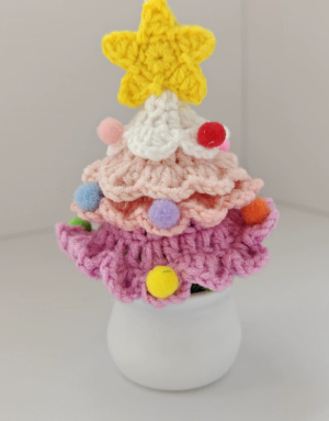 Hand-crocheted Christmas trees, yarn potted plants, mall decorations, night market stall decorations, desktop ornaments, small gifts image