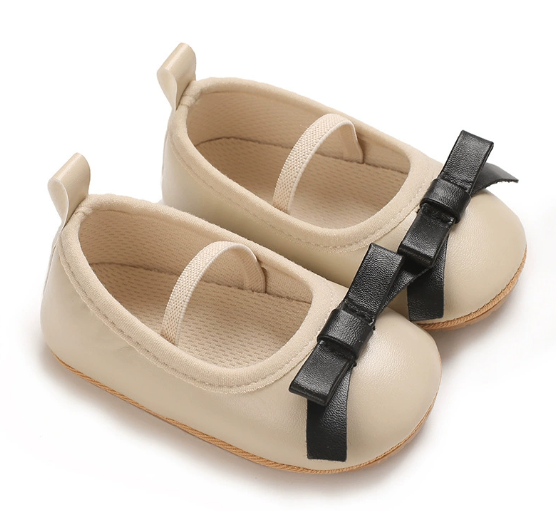 Casual sports walking shoes image