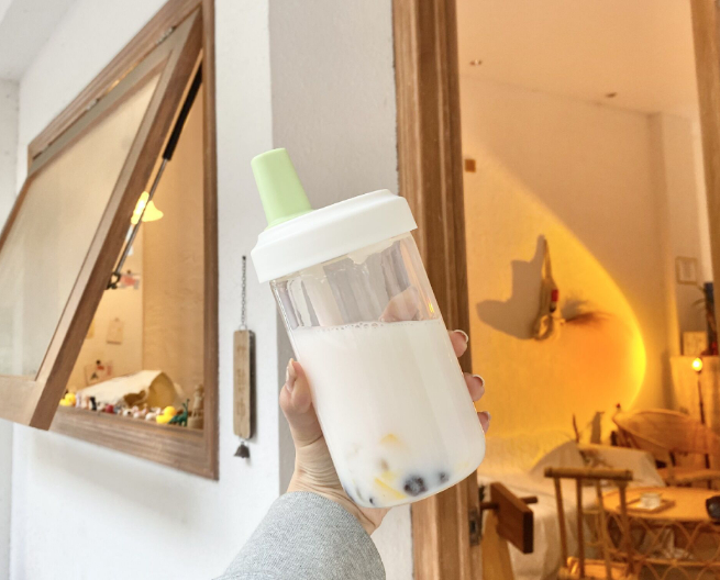 Household plastic water cup