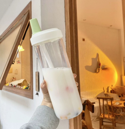 Household plastic water cup