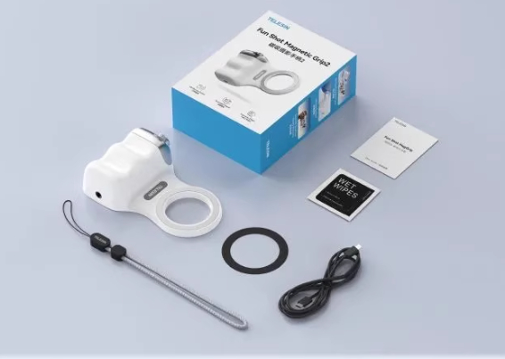 Magnetic assisted racket