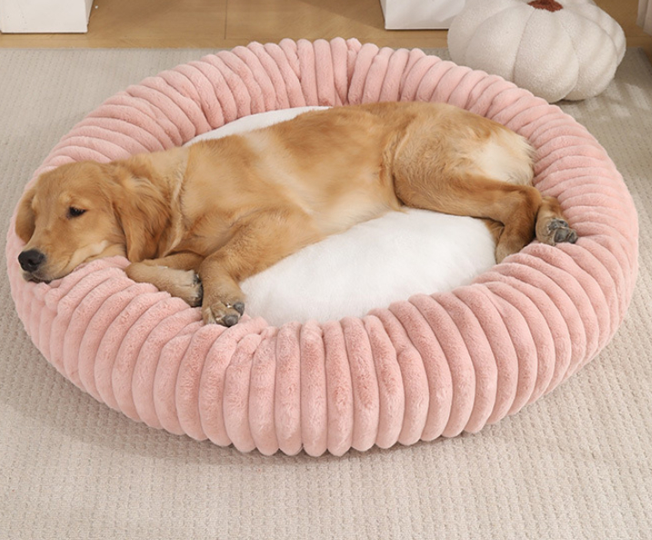Imitation rabbit fur circular dog house
