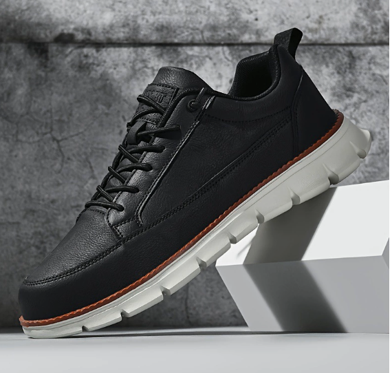 Men's sports shoes image