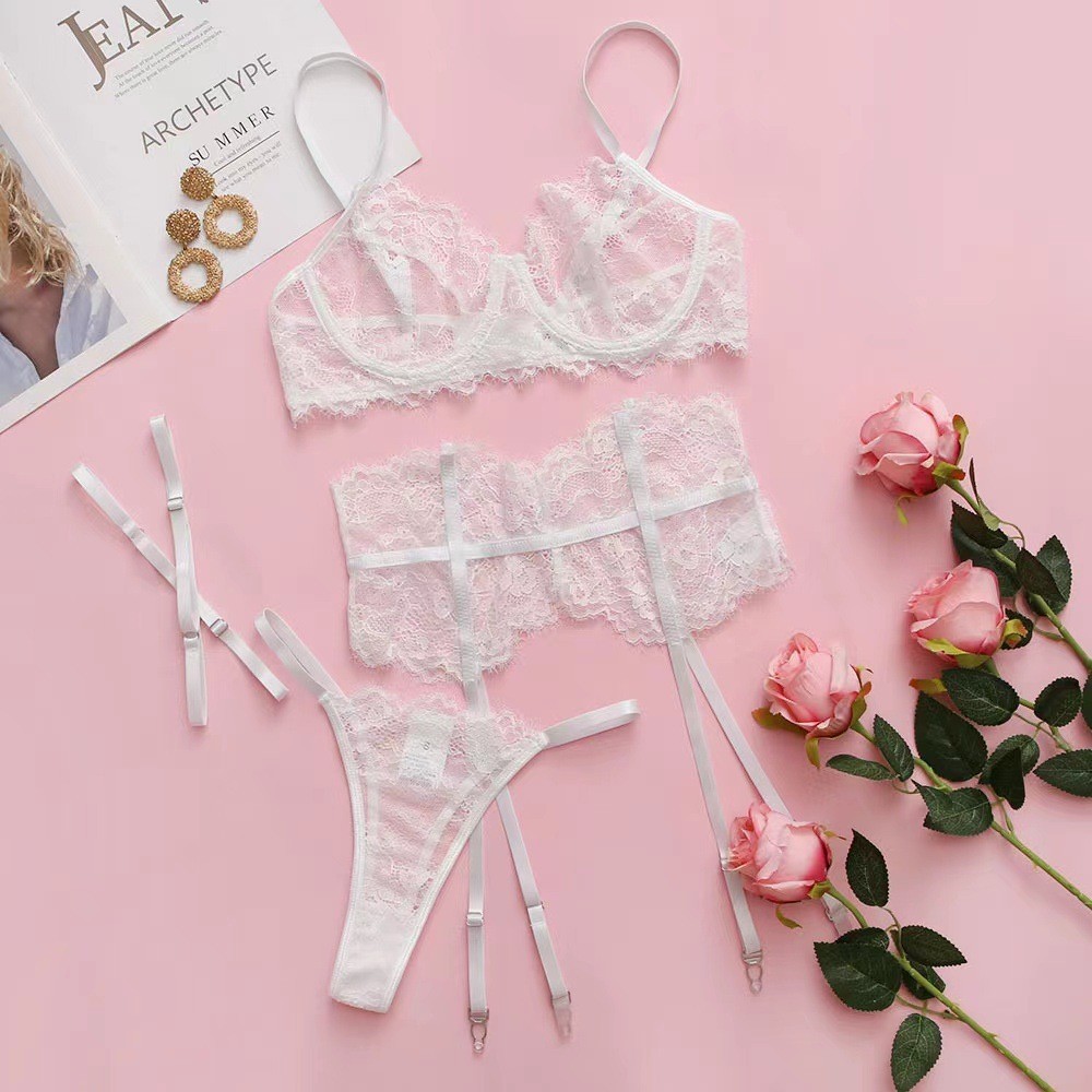 Fashionable lace patchwork lingerie set