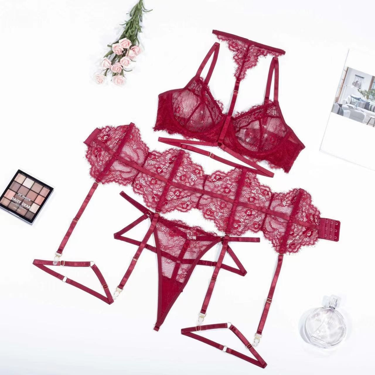 Fashionable lace patchwork lingerie set
