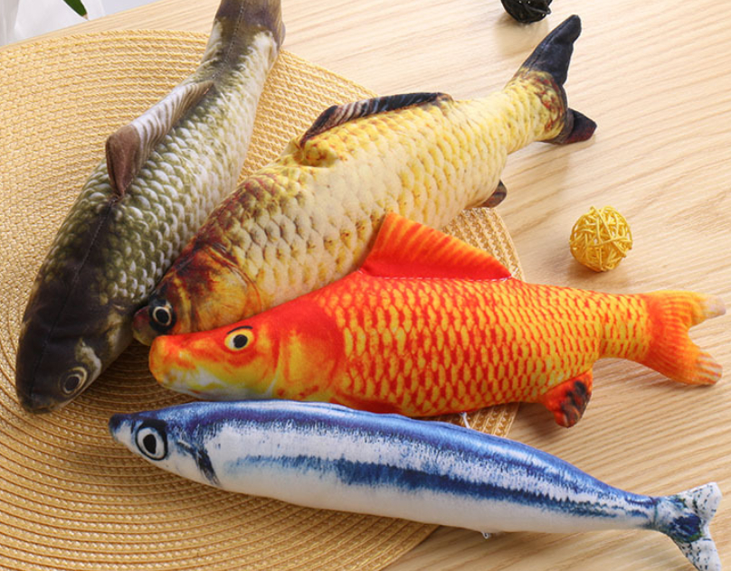 Simulated pet fish toy cat grinding teeth and biting plush fish