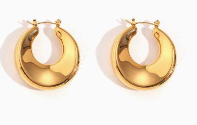 Fashionable decorative earrings