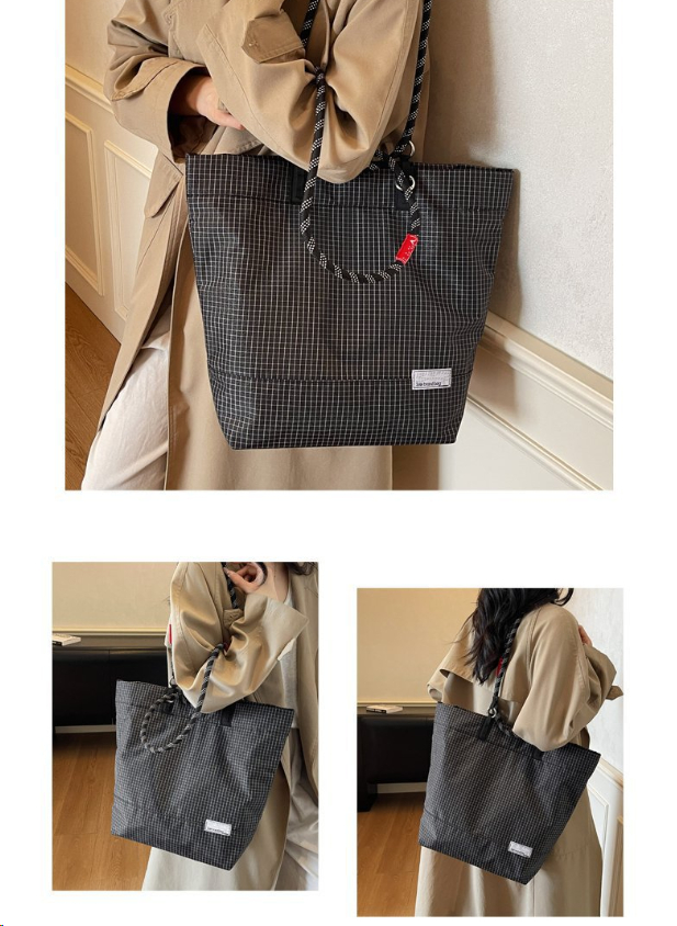 Unisex casual Hong Kong style tote bag, versatile for commuting, large capacity zippered shoulder bag/tote shopping bag