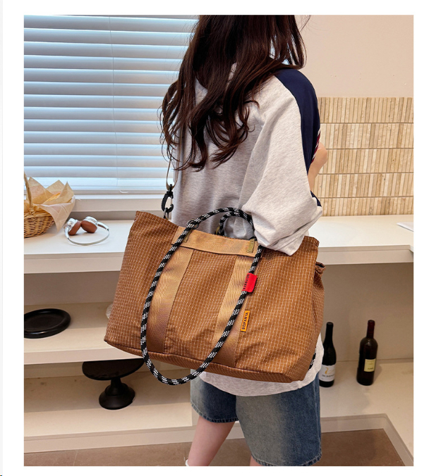 Simple travel bag, casual nylon checkered handbag