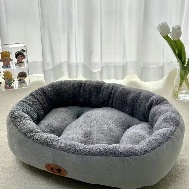Thickened, warm winter cat bed with a thick cushion; suitable for use in all seasons. image
